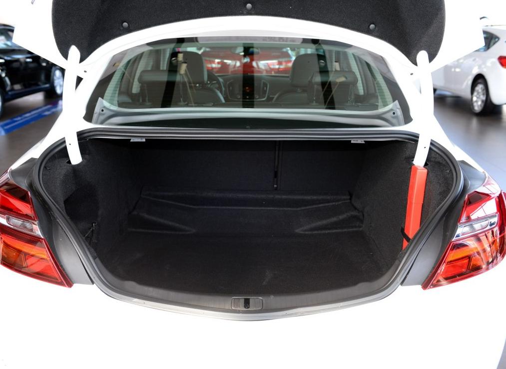 君威做工粗糙车身缝隙大,11款君威和23款做工区别