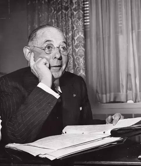 从小作坊到金融帝国，操纵美国政商圈的帮派创始人竟是二道贩子