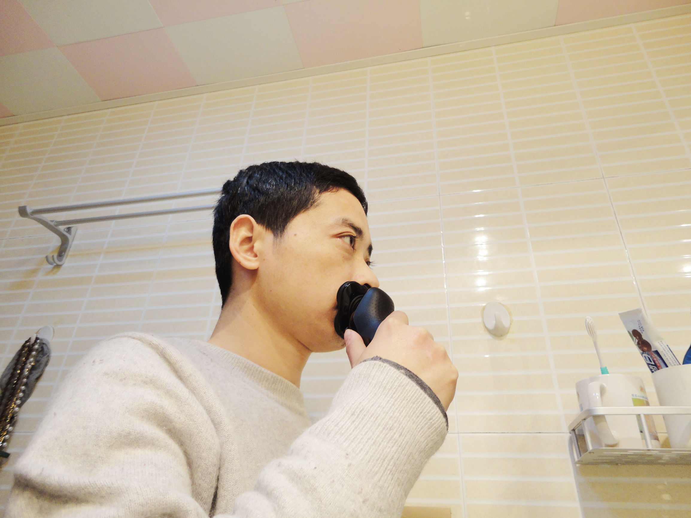 男人的“面子”——飞利浦电动剃须刀测评