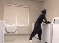 如何快速让床单上的污渍消失,床单上的水渍怎样快速清除