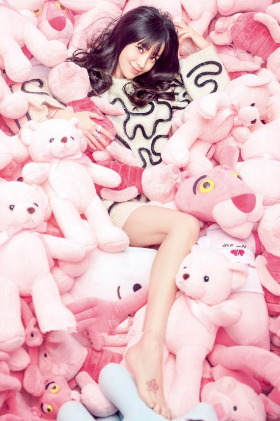 范冰冰同款灰色垫肩毛衣,很多女星穿的衣服