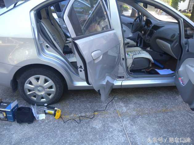 行车中轮胎突然爆胎,行车途中轮胎亏气怎么办