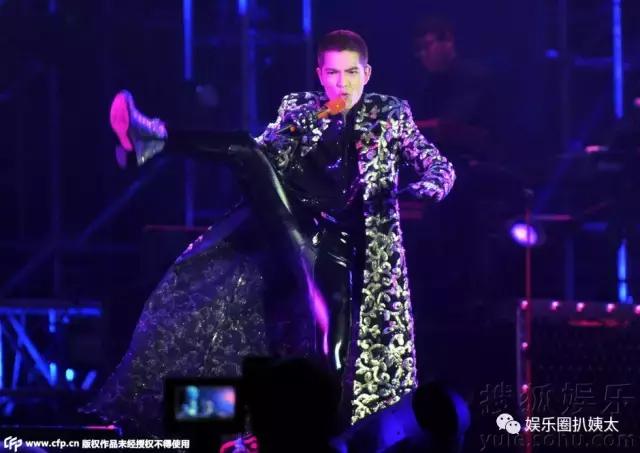 张杰大张伟综艺节目是什么,张杰下腰唱高音