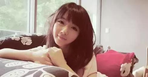 和他玩游戏都当作一场约会,和她玩游戏