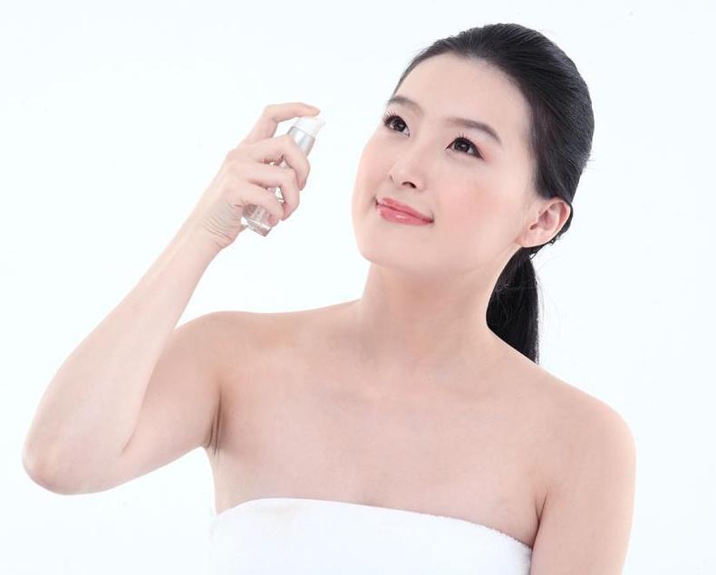 皮肤出油补水真的有效吗,皮肤出油缺水用什么护肤品