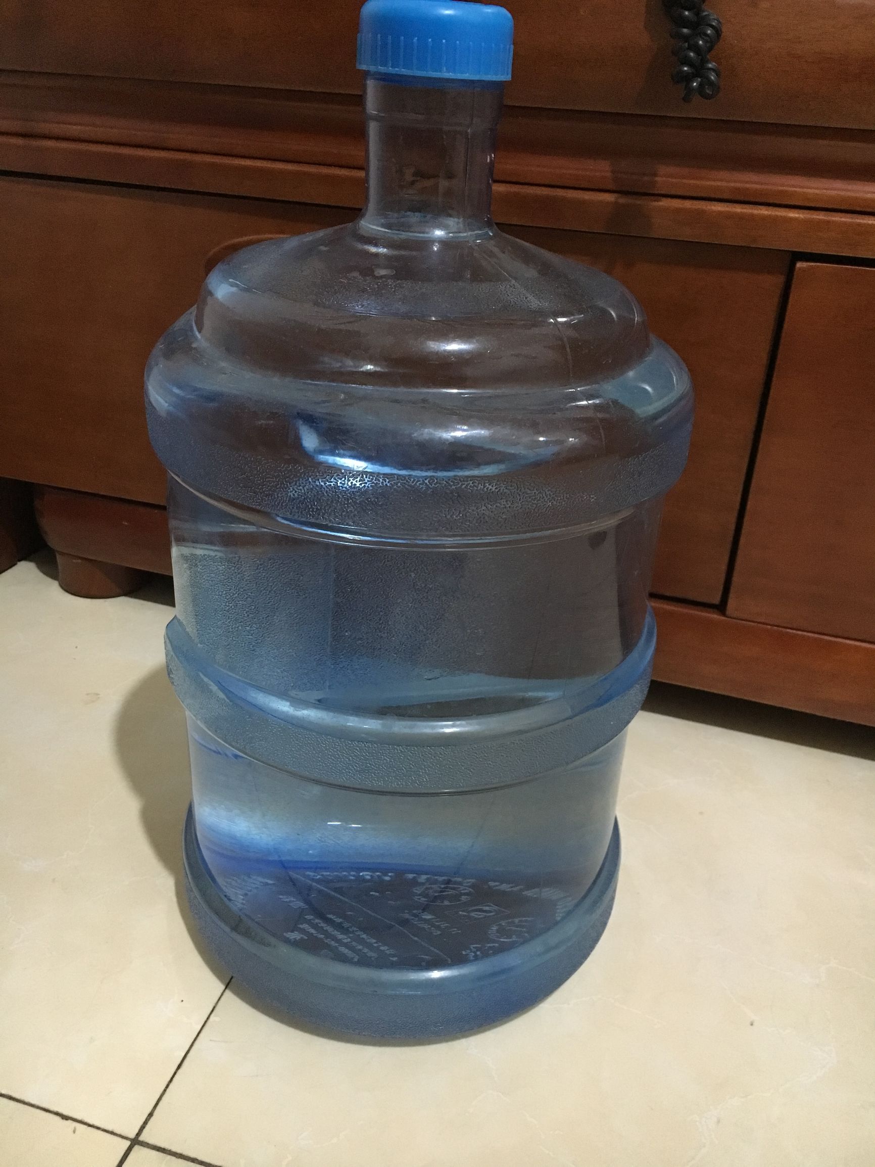 纯净水桶为什么会长青苔,纯净水桶内的青苔怎么处理