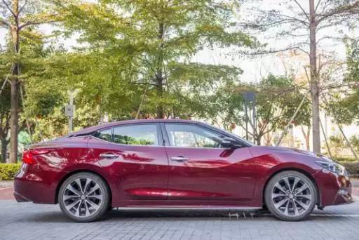 不止于玩舒适更玩质感和西玛来一场科技+奢华的操控体验