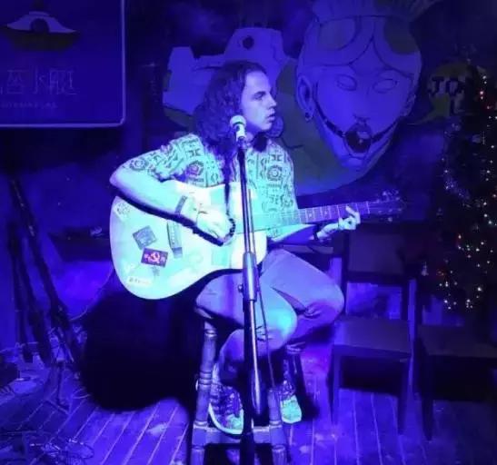 成都地下民谣小酒馆,除了赵雷以外的民谣歌手