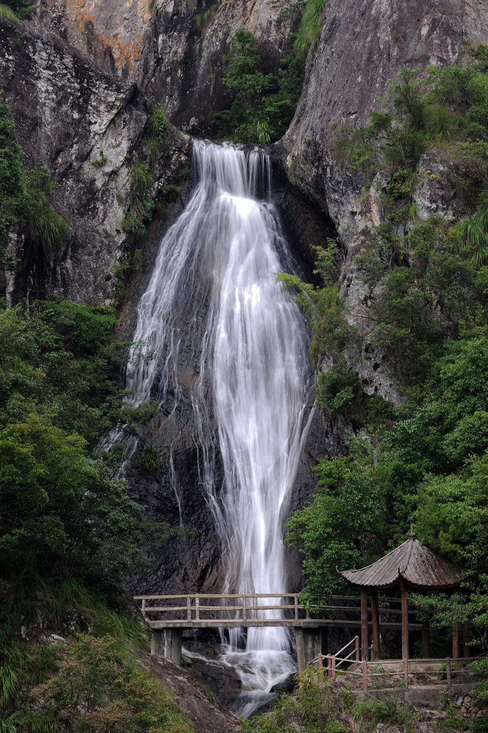 雨天永泰百漈沟景区,别有洞天溶洞