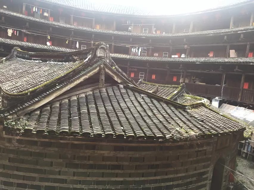 八千里路云和月的上一句,八千里路云和月一骑绝尘上珠峰