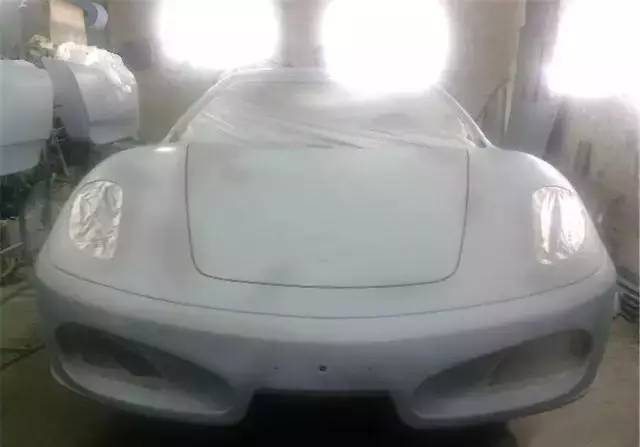 无敌了！穷小伙打烂标致406，改装成法拉利，*博兰**基尼