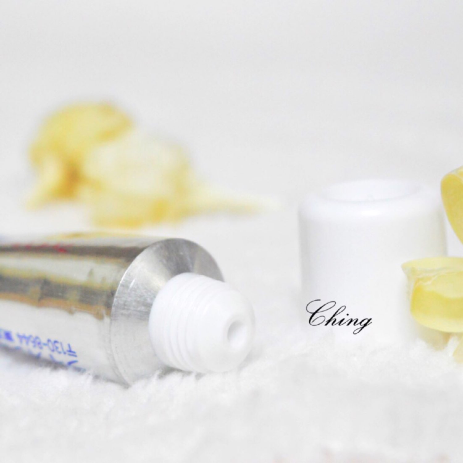 闭口痘痘护肤品测评,脸上长闭口粉刺用什么护肤产品