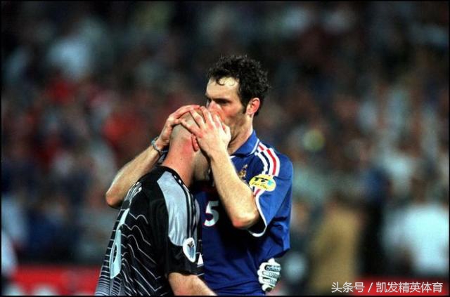 足球场上那些突如其来的吻,足球场上的世纪之吻