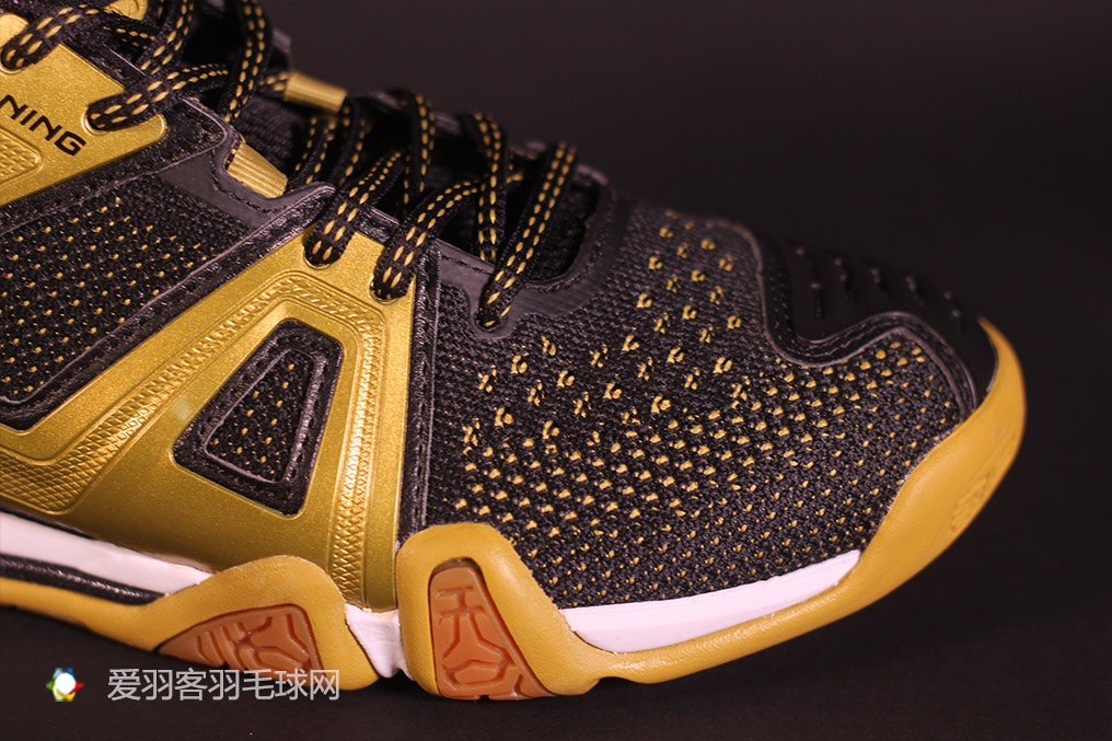 李宁羽毛球鞋贴地飞行,李宁贴地飞行羽毛球鞋se评测