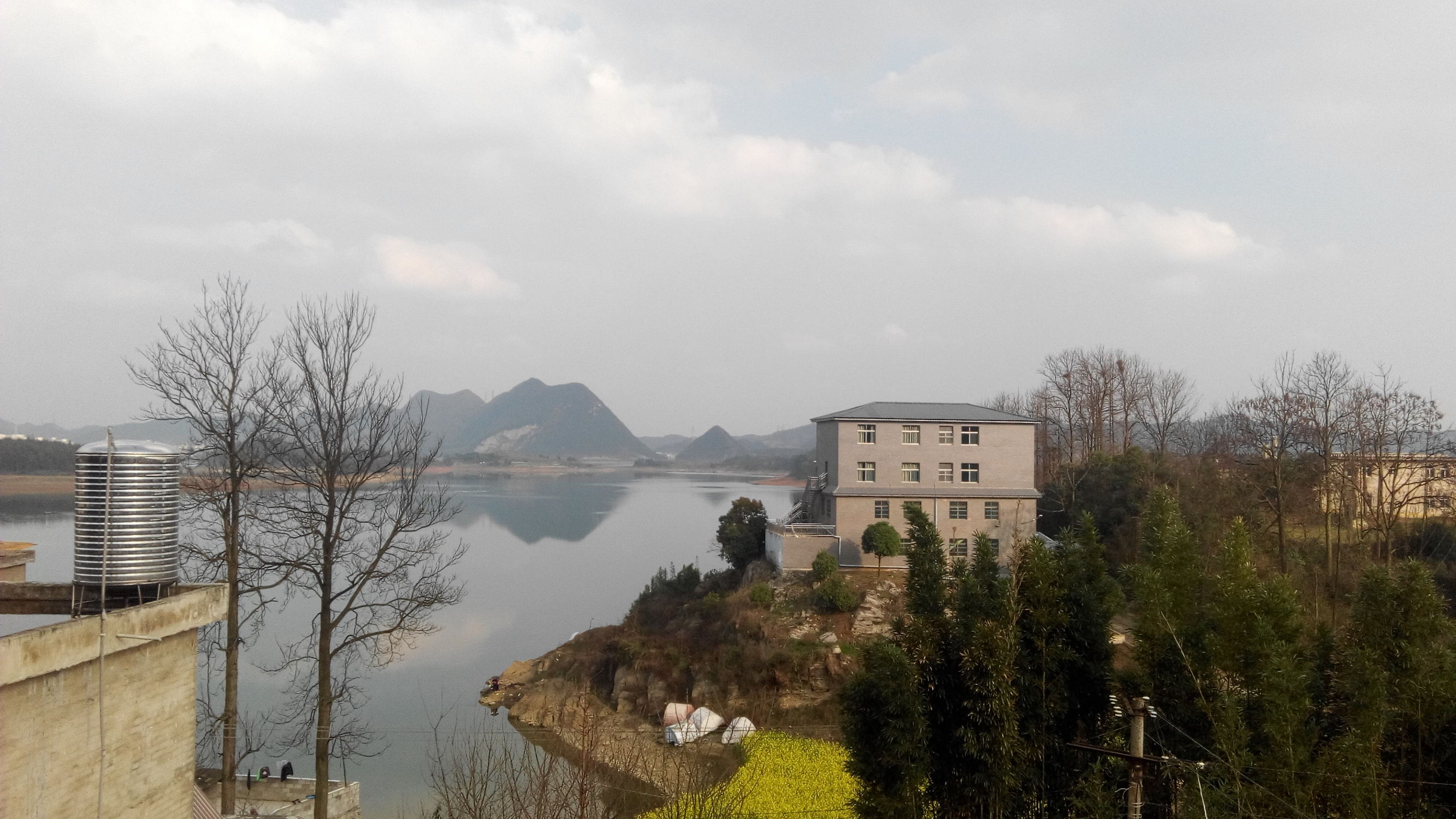 高强度使用三年的红米手机鼻祖红米1s现在使用体验怎么样?