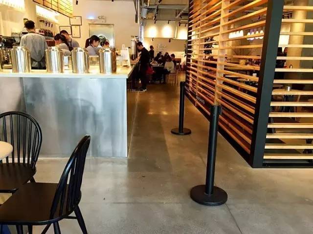 这家饮料店,从东莞排到深圳又排到上海,是好喝还是装逼!