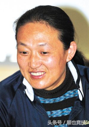 世界冠军脚趾变形无钱治疗，为维持生活卖奖牌当搓澡工