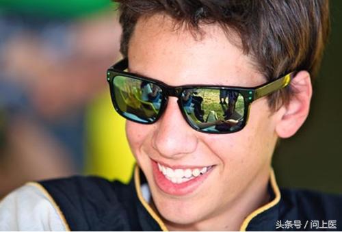 佩戴隐形眼镜注意事项,隐形眼镜佩戴注意细节