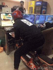 网吧偶遇飞车高手,在网吧遇到了一个游戏大神