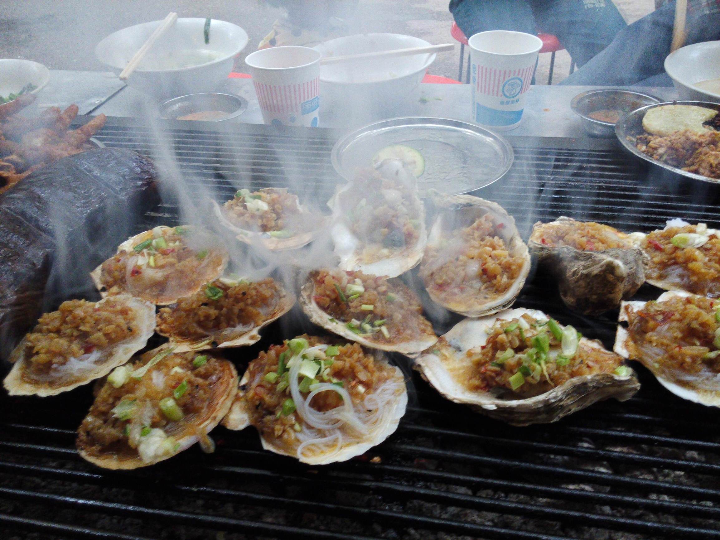 深夜流口水是什么原因,深夜海鲜烧烤大排档