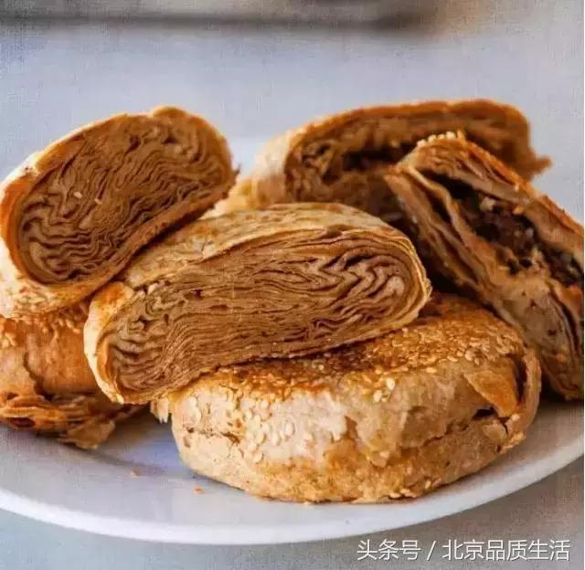 一天1万个都不够，这个北京爷们用40年创造了麻酱烧饼的传奇！
