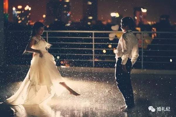 下雨婚纱照不能拍外景吗,苏州拍婚纱照下雨要不要改期