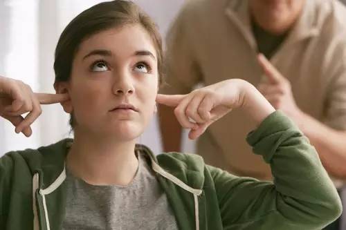 青少年叛逆网瘾行为矫正,网瘾少年的正确引导方式