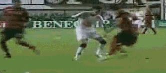 足球过人实用技巧小学生,c罗足球过人技巧教学大全