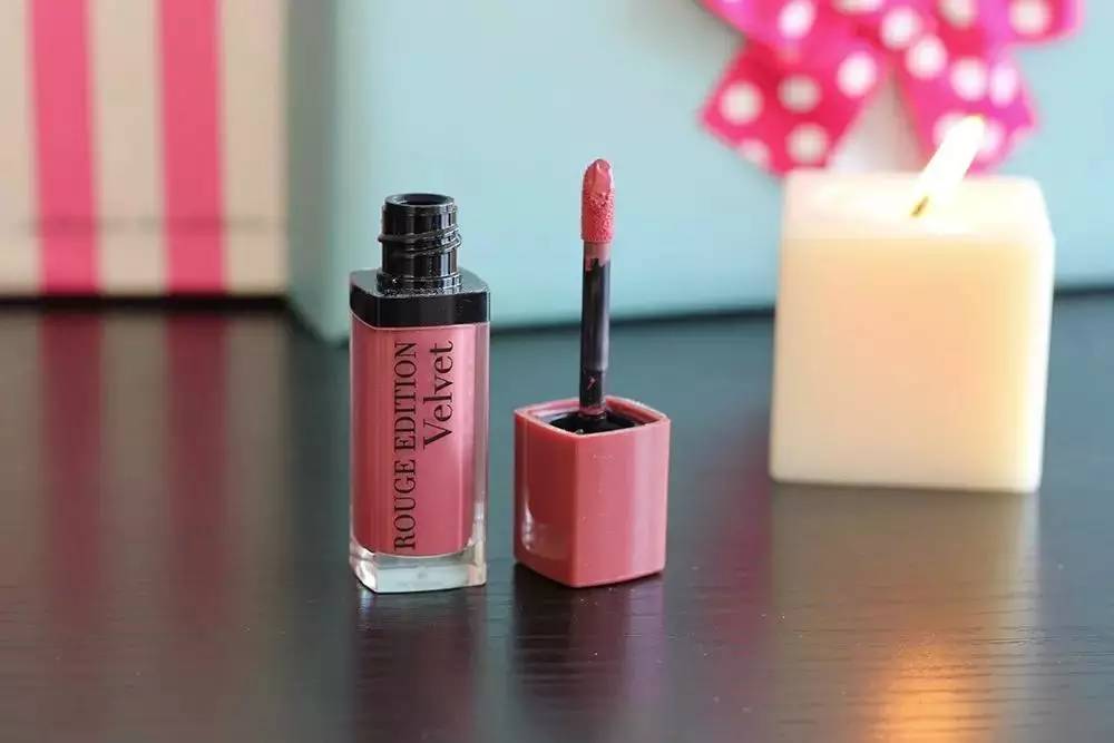 唇釉豆沙色排行榜10强,桃红色豆沙色显白唇膏唇釉