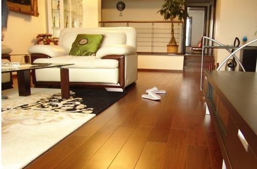 实木地板翻新最好最实惠方法,实木地板翻新的流程视频