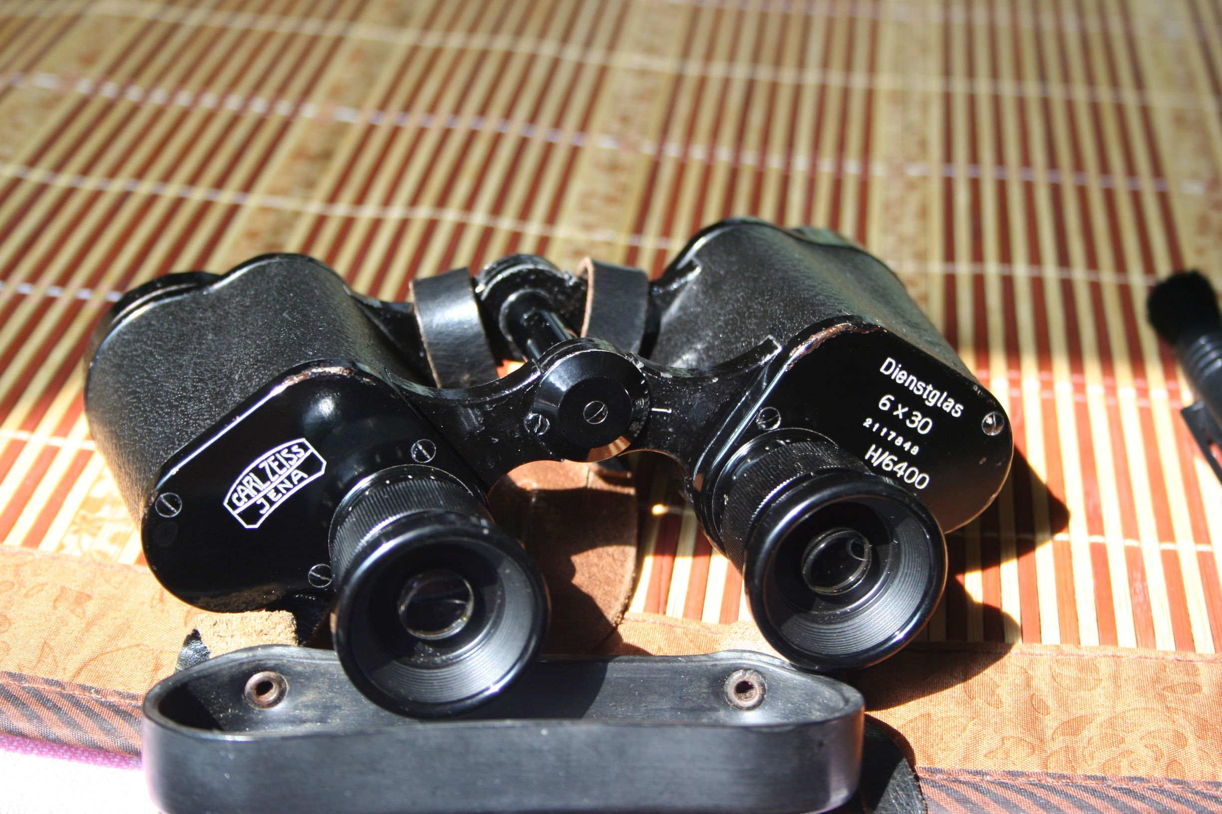 军事望远镜用的什么镜 (军用望远镜真的很清楚吗)