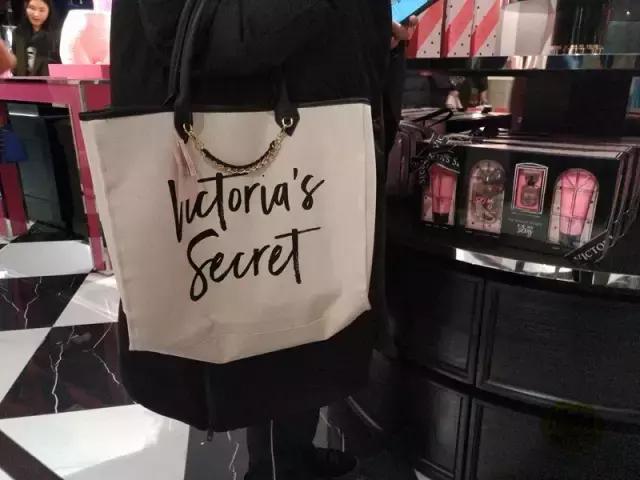 成都万象城维密店,维密亚洲首家旗舰店