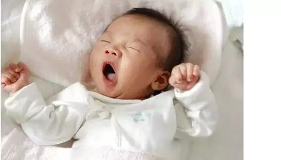 如果宝宝出现了以下症状就要怀疑,别怕宝宝很快就长大了