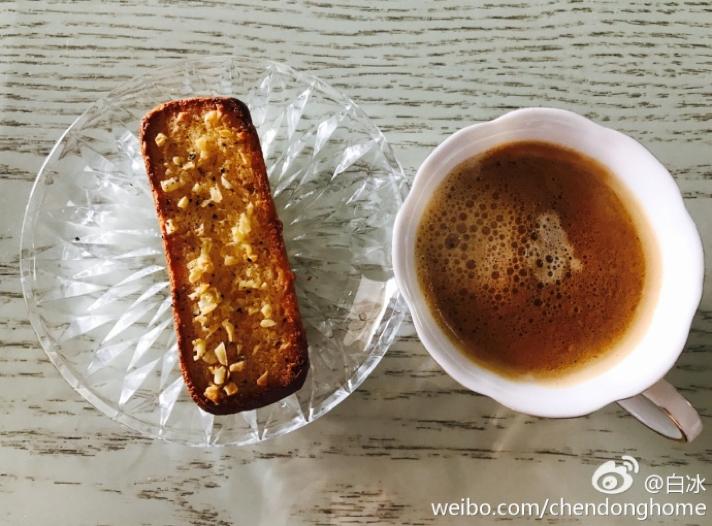 这好像是个假*冰白**，变美食博主可还行？！