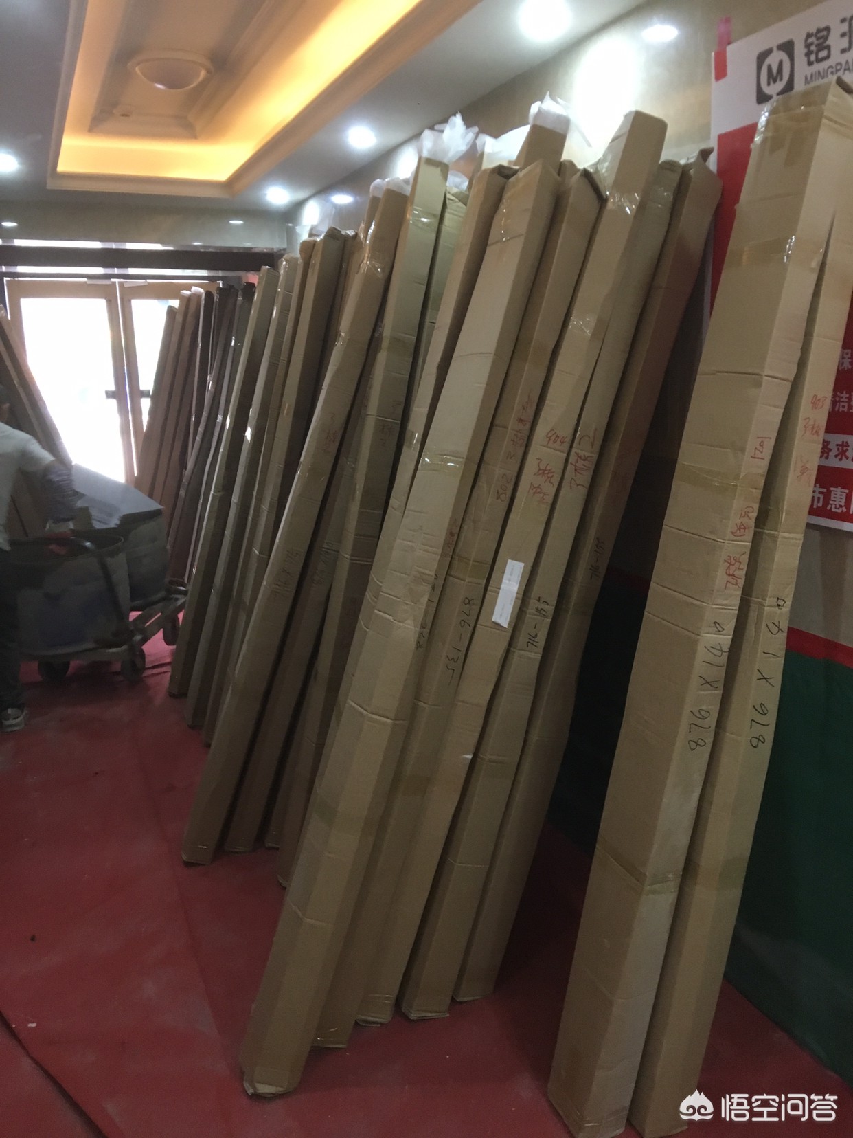 做装修一个月能挣一万吗,做装修的工人为什么工资那么高