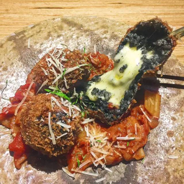 整个魔都已经被ta们攻陷……还不快去拔草秀胖友圈?!