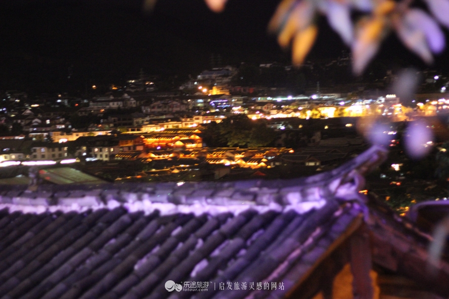 丽江古城的美丽夜景,丽江古城真的是个很美丽的地方