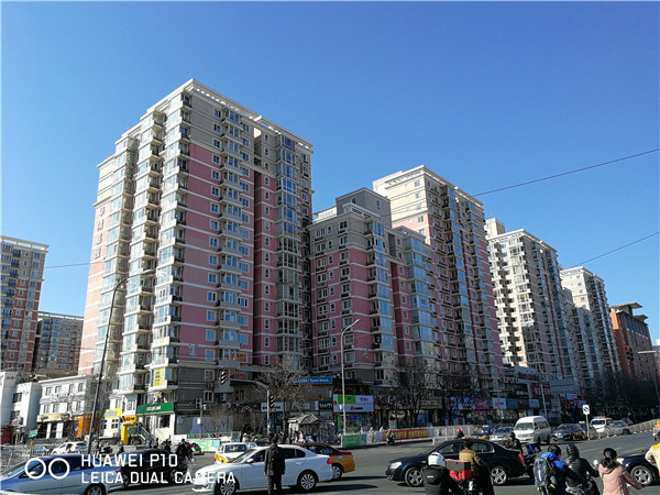 鍗庝负p10鎽勫儚澶存槸绱㈠凹鐨勮繕鏄緯鍗$殑,寰曞崱闀滃ごsummilux鍗庝负p10