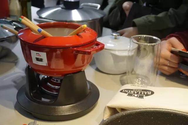 去处丨克服旅行上瘾症的最好办法，就是去逛一场家居展