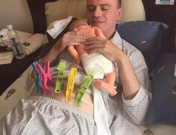 外国男人体验孕妇日常,中国坐月子让外国惊呆