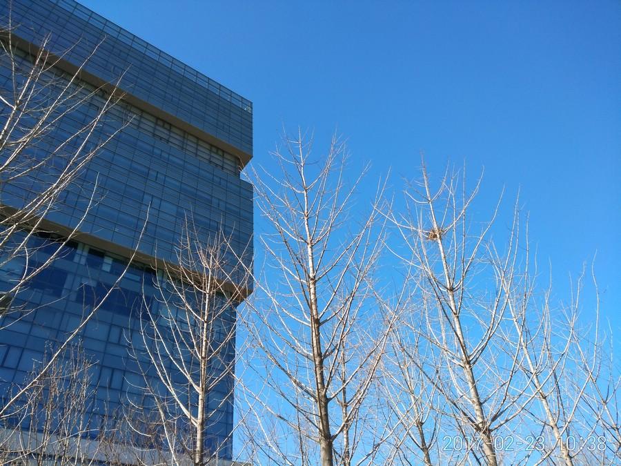 4000mAh+6GB运存!仅售1399的360手机N5评测