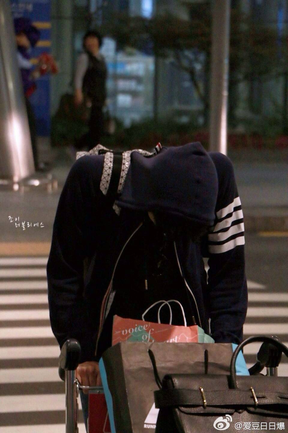 吴世勋代购时刻,吴世勋中国杂志代购