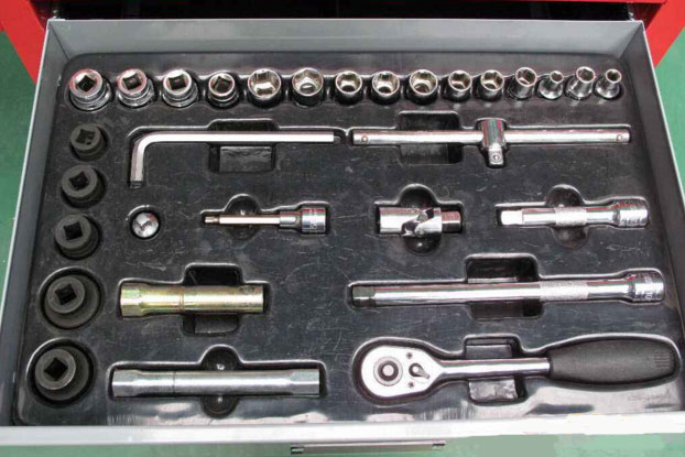 成都租商务车自驾游费用,在成都租个车自驾318多少钱