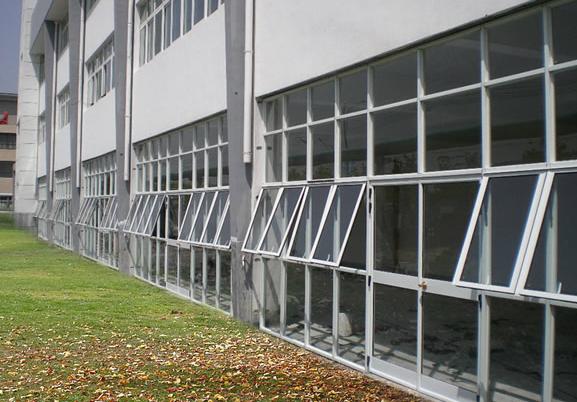 铝合金门窗怎么清洗才能干净,铝合金门窗上的水泥如何清洗