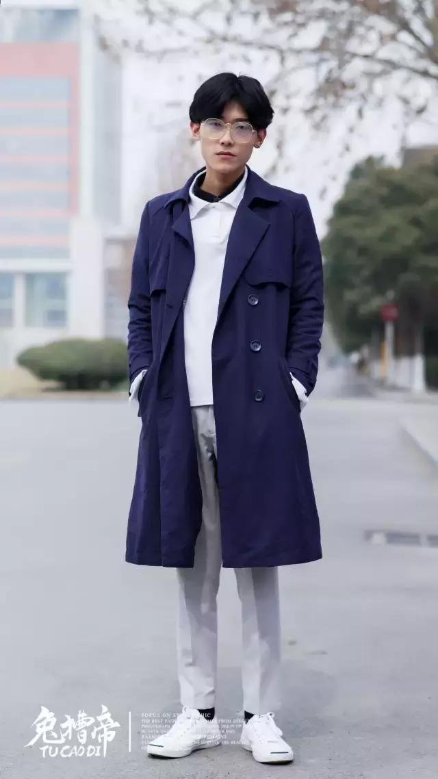 报告老师，中州大学的学生不好好穿衣服！