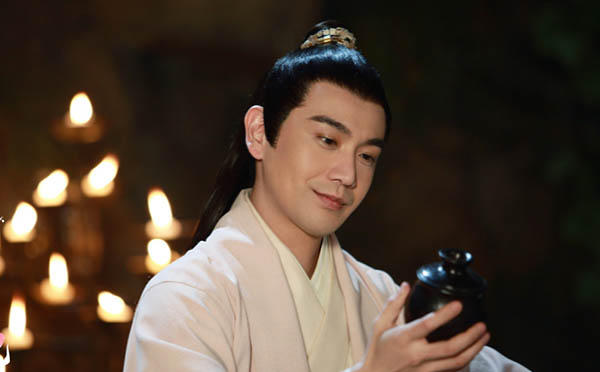 他演《三生三世》老凤凰，天生一副盛世美颜，竟然还会八国语言！