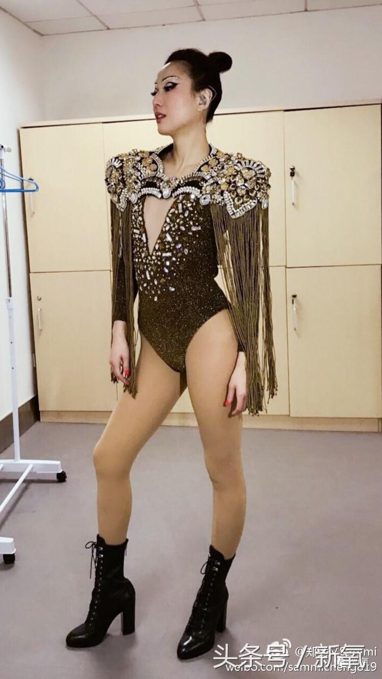 邓紫棋皮裤和别的女星对比,邓紫棋皮裤大盘点