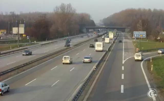 看完这些“奇葩又搞笑”的驾校，就知道你的驾校有多好了！