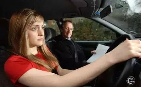 看完这些“奇葩又搞笑”的驾校，就知道你的驾校有多好了！