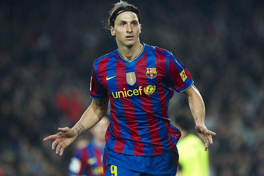 小偷、叛徒、疯子助曼联崛起，他是伊布，一段“外来者”的传奇